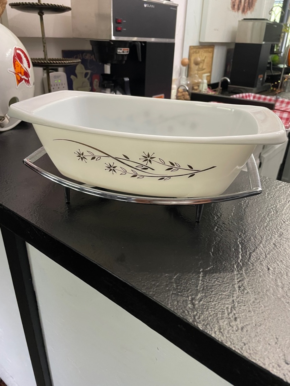 Vintage 1960’s 4 Qt Pyrex Golden Honeysuckle Patterned Baking Dish with Stand